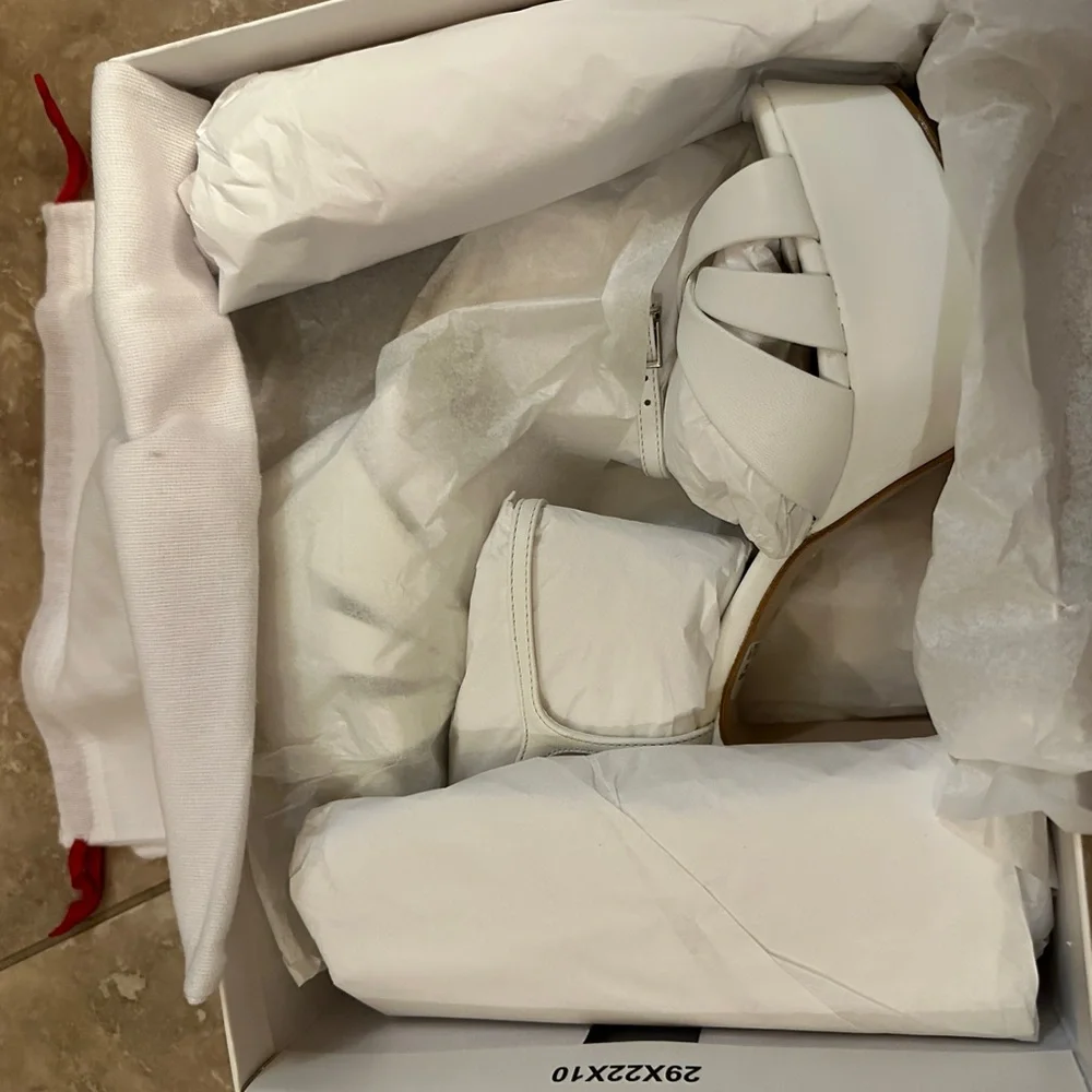 SCHUTZ White Platform Sandal Heels
